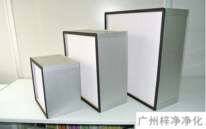 有隔板中效過(guò)濾器又稱(chēng)FS型有隔板中效過(guò)濾器，有隔板中效過(guò)濾器