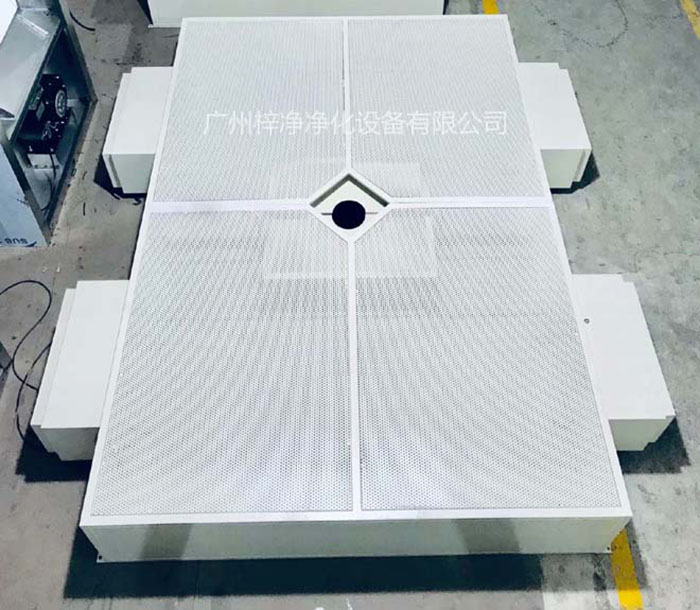 層流送風(fēng)天花是現(xiàn)代醫(yī)院手術(shù)室必用的一種凈化裝置。